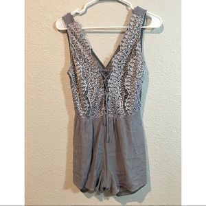 Lace up Lacey Gray Romper💛